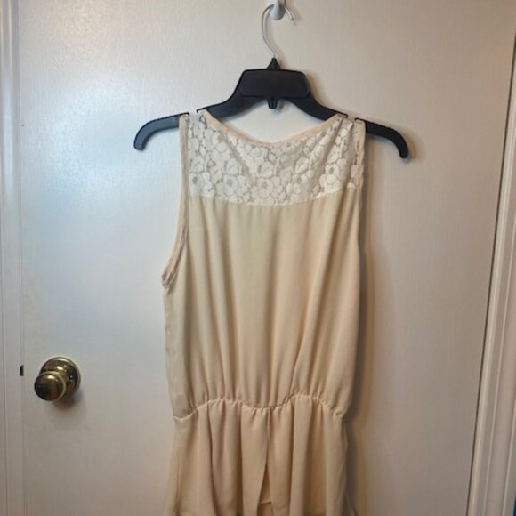 Fabiola Sleeveless cream tank top blouse - Picture 11 of 11